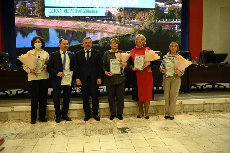 Совет Федерации, Государственная Дума и губернатор наградили сотрудников ИГОДКБ 7