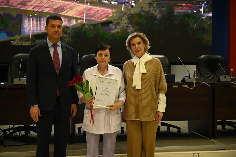 Совет Федерации, Государственная Дума и губернатор наградили сотрудников ИГОДКБ 6