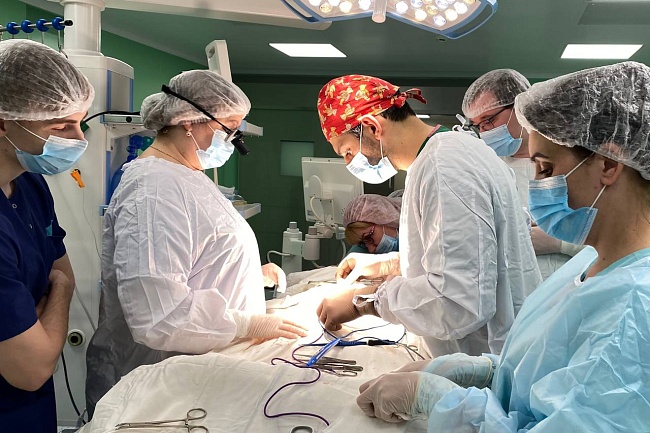Вместо неразвившегося пищевода вшили участок собственной кишки хирурги ИГОДКБ
